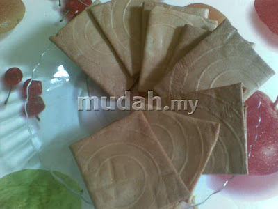 Heart, mind and soul . . .: Kuih kapit Peanut Butter