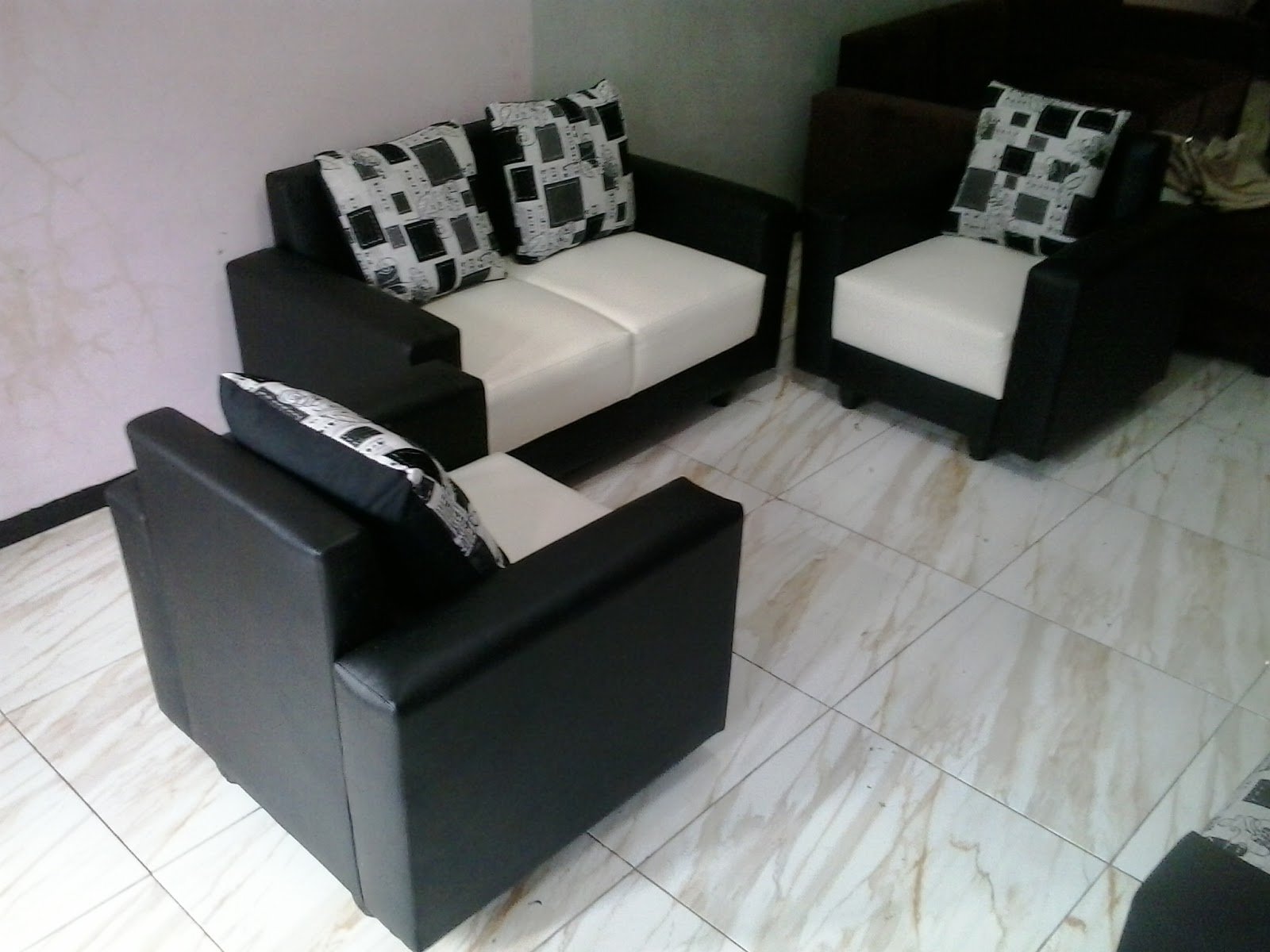  sofa  minimalis  211 hitam  putih 