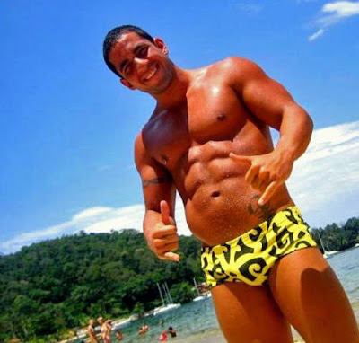 Brazilian homens nos sungas abraco sunga. Free pics of speedo men, hot men in speedos and swimwear. Swimpixx blog for sexy speedos.