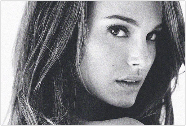 This is new Miss Dior Cherie ad with Natalie Portman and I think it is so 