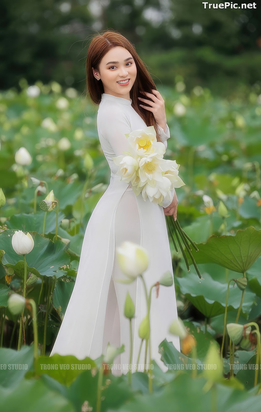 Image Vietnamese Model - Beautiful Girl and Lotus Flower - TruePic.net (56 pictures) - Picture-38