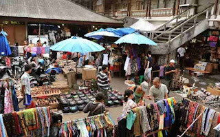Oleh-oleh khas Bali murah, benda seni murah pasar Kumbasari, wisata pasar tradisional bali