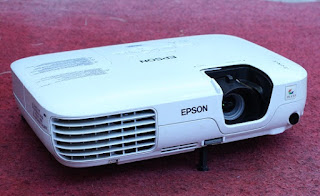 Di Jual Proyektor 2nd Epson EB - S7 Bekas