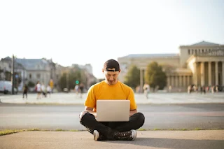 Kiat Menjadi Blogger Sukses