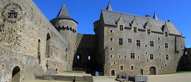 SARZEAU (56) - Château de Suscinio (Cour intérieure)