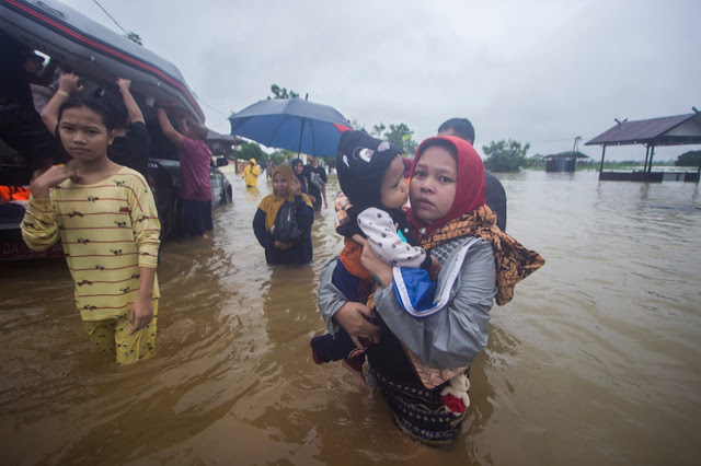 Hujan Deras Landa Barito Utara, Kawasan Muara Teweh Terendam Banjir Hingga 2 Meter.lelemuku.com.jpg