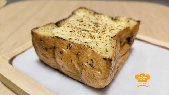 Mil Toast House Garlic Cheese Bread