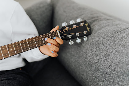 Tips Otodidak Belajar Bermain Gitar Agar Cepat Menguasai
