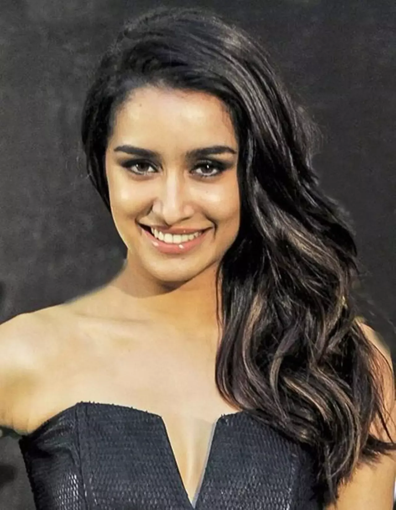 shraddha kapoor off shoulder stylish look