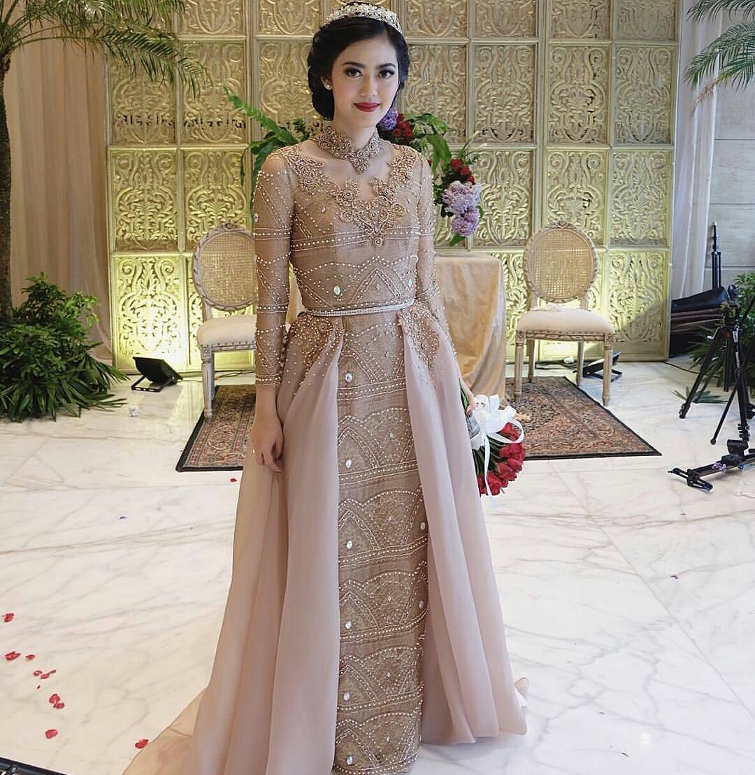  Model  Kebaya Pengantin  di Hari Terbahagia Kumpulan Model  