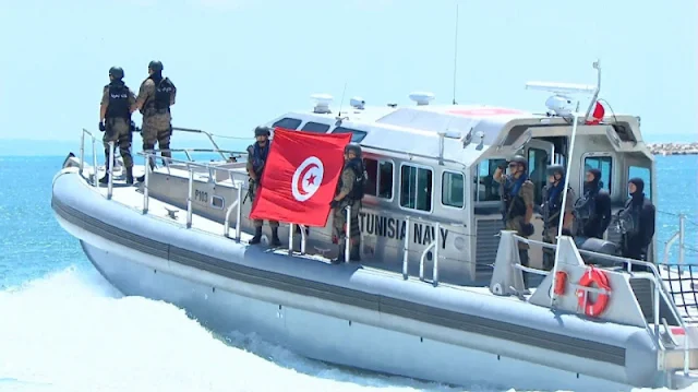 المهدية : انقاذ 17 تونسيا كانوا على وشك الغرق عرض سواحل الشابة في محاولة لهجرة سرية