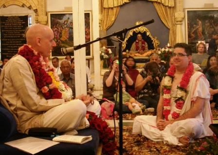 Sankarshan Das Initiating Sukadha Das