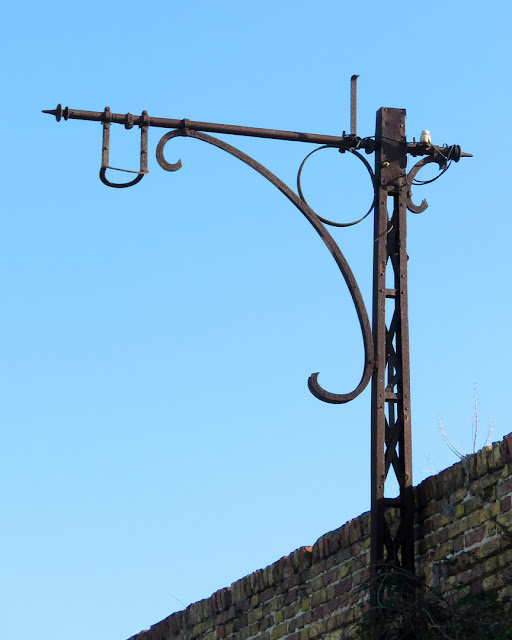 Probably an old lamp post, Via del Molo Mediceo, Livorno