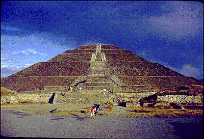 Membaca sejarah masa kemudian memang tiada habisnya inilah  Teotihuacan Mexico II: kota hilang dan Piramida Kematian