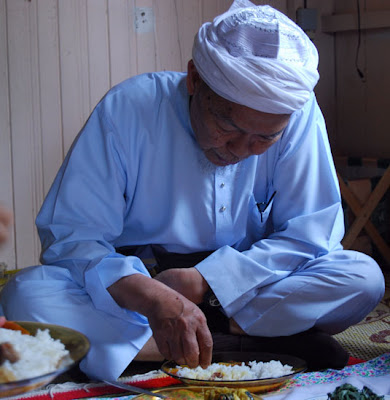 Tata Cara Makan Di Dalam Islam