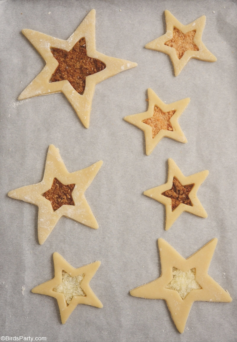 Recette de biscuits étoiles de Noël au caramel - de jolis biscuits faciles à préparer avec toute la famille ce Noël! Fait aussi un excellent cadeau!