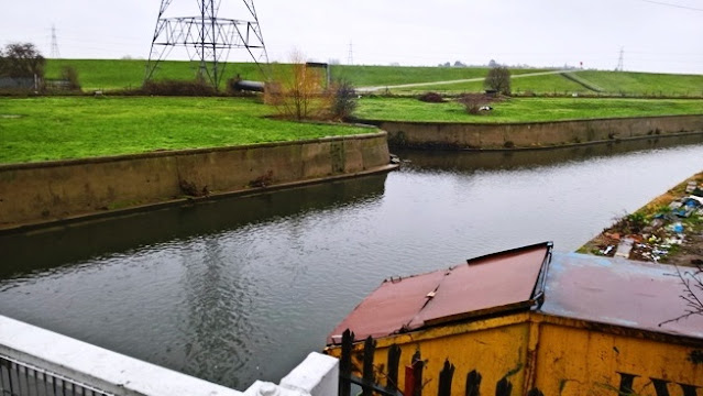 Ching outflow into the River Lea