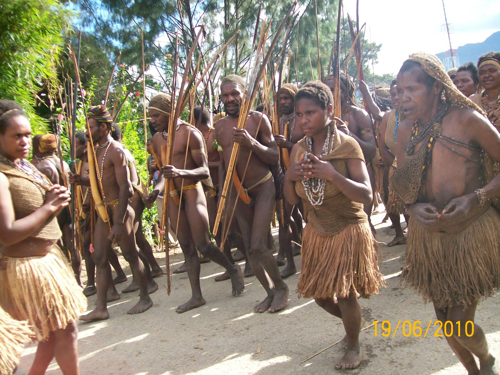 Degradasi Budaya Papua TERAS MAYA Degradasi Budaya Papua TERAS MAYA