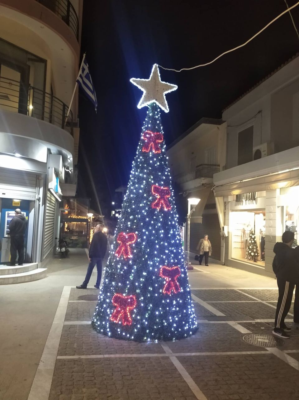 Μύρισαν Χριστούγεννα και στο Αλιβέρι