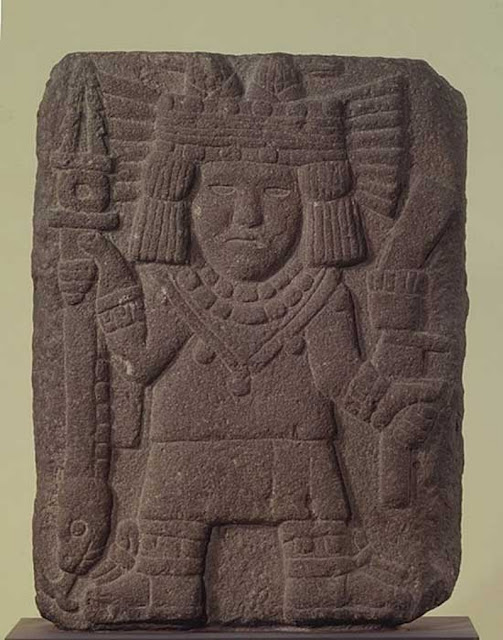 Рельеф с богиней кукурузы (Чикомекоатль). (Бруклинский музей)