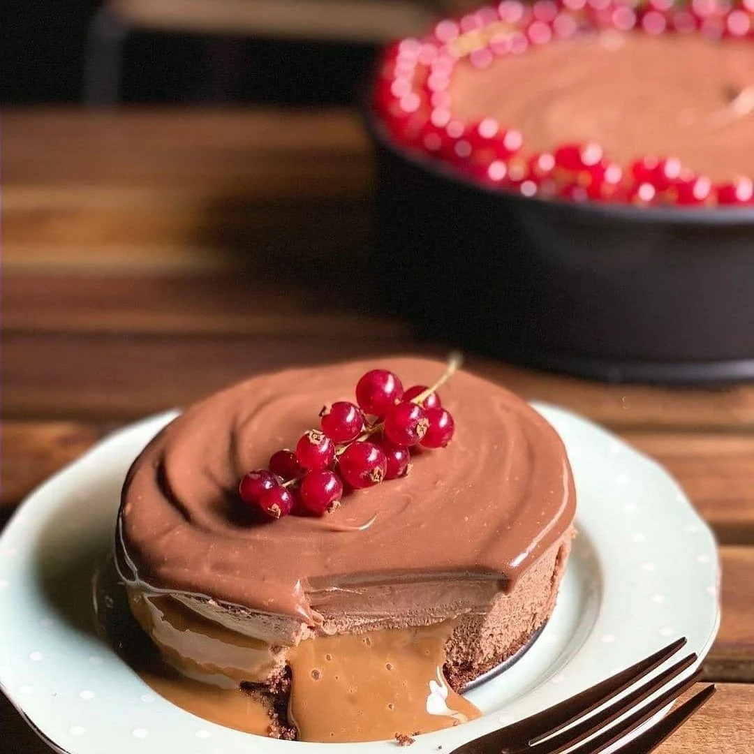 ​​"تشيز كيك بالشوكولاته و الكراميل.. 🤎🍫"