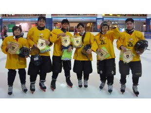 First time Deaf students play the ice hockey match in Malaysia!