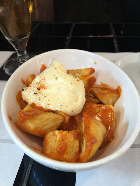 Plato de bravas en el Central bar by Ricard Camarena