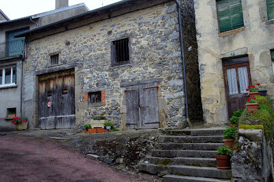 Photo de belles portes et fenêtres d'Auvergne