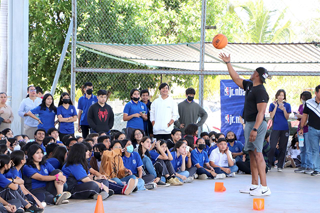 La Segey y la NBA promueven el deporte en 14 escuelas secundarias de Mérida