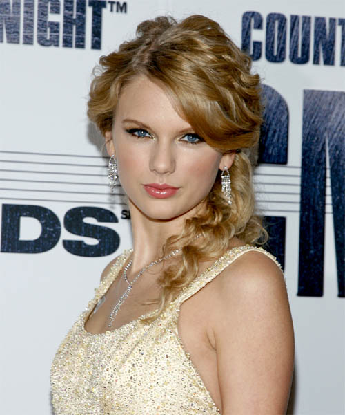 Taylor Swift Hairstyles