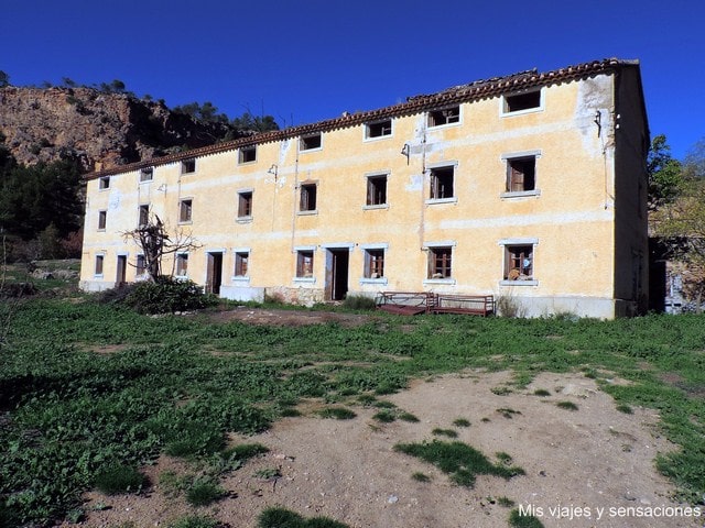 Edificio abandonado en las Chorreras de Enguídanos, Castilla la Mancha