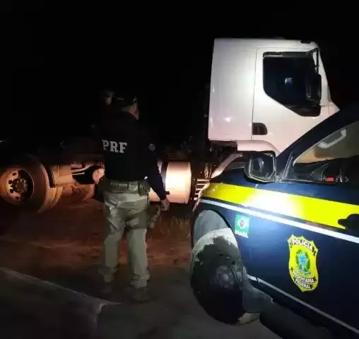 Operação Konshu - PRF recupera caminhão roubado na Régis Bittencourt em Miracatu