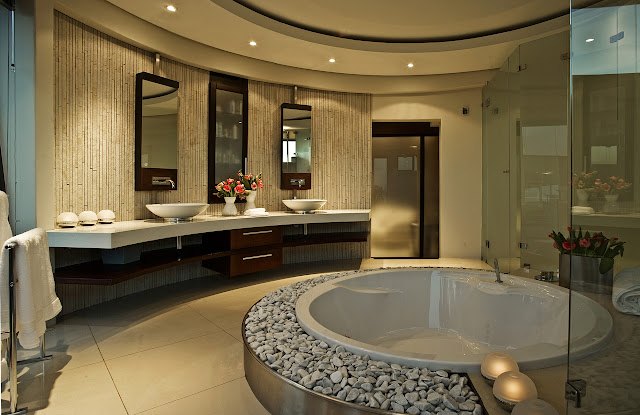 Round bathroom in the modern home