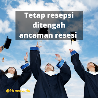 Perlengkapan wisuda istimewa