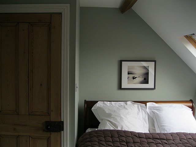 Delorme Designs: FARROW AND BALL LIGHT BLUE!