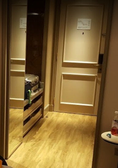 Contoh Pintu Kamar Hotel  Shangri La Surabaya Pabrik Daun 