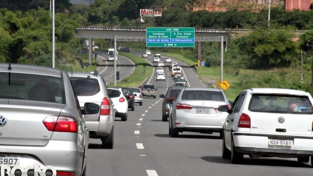 IPVA de veículos com placas de finais 5 e 6 ainda pode ser quitado com desconto