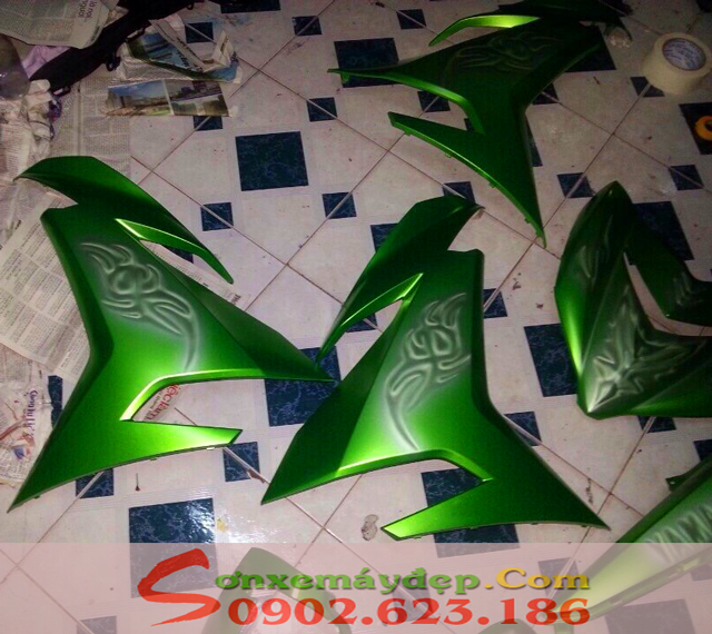 Sơn tem 3D xe Exciter 150 màu xanh Z1000