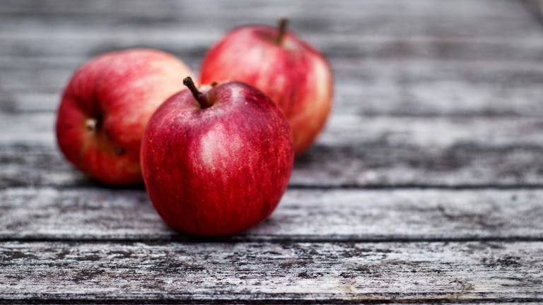 Delicious Apple HD Wallpaper 10