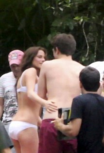 kristen_stewart_hot_bikini_pics_from_twilight_movie_