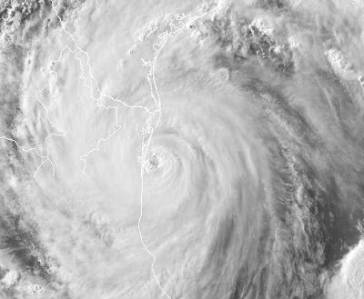 Atlantik aktuell: ALEX geht als Hurrikan der Kategorie 2 (Saffir-Simpson-Skala) mit sichtbarem Auge in Mexiko über Land + Video, 2010, aktuell, Atlantik, Hurrikan Satellitenbilder, Hurrikansaison 2010, Mexiko, Texas, USA, Tamaulipas, Video, 