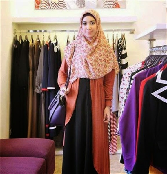 desain model baju hijab muslim yang modis dan trendy khusus untuk wanita hamil terbaru