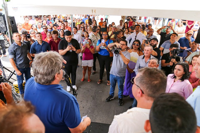 João Azevêdo entrega travessias urbanas de Salgadinho e de Junco do Seridó