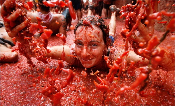 APTOPIX Spain Tomatina Food Fight