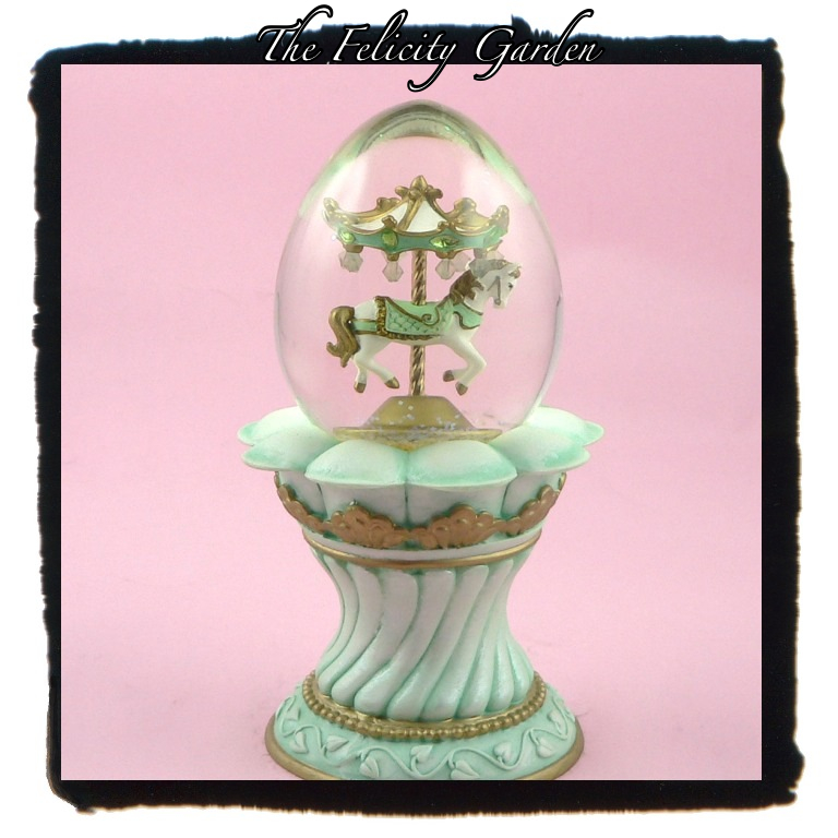 handmade flower pot ideas Carousel Water Globe | 768 x 768