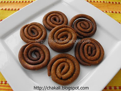 chakali, kadboli, diwali faral, ladoo, ladu, chiwda, chivda, maharashtrian diwali faral