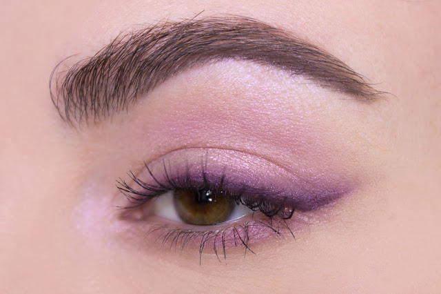 Fast smoky purple wing. Eye makeup