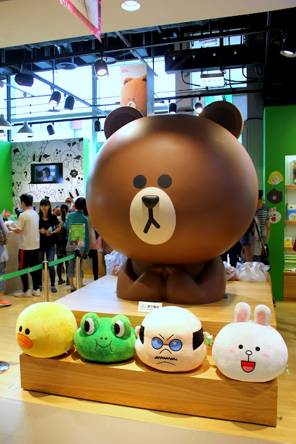 台北 LINE FRIENDS STORE 微風松高店