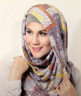 Model Hijab