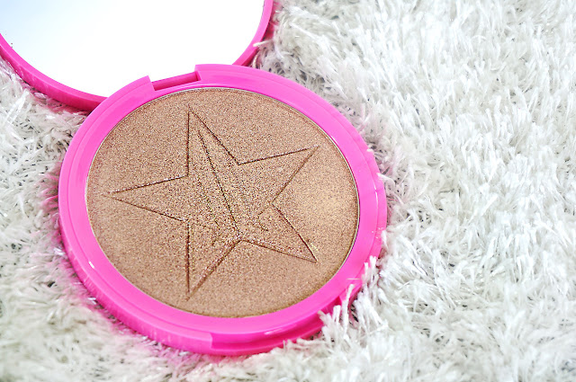 Jeffree Star, Skin Frost Highlighter, Siberian Gold, Glow getters, Sunkissed skin, Highlighting, Beauty, Highlighter, golden highlighter, shop makeup online, Makeup artist, Beauty, beauty blog, makeup, makeup blog, top beauty blog of Pakistan